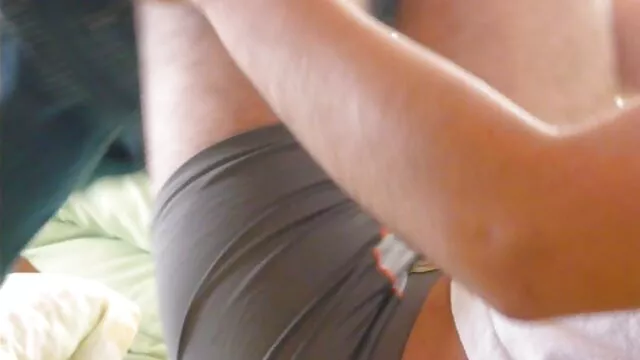 หน้าอกใหญ่ปกคลุมด้วยครีมสีน้ำตาลให้ blowjob ที่น่ากลัว วีดีโอ หนัง โป่