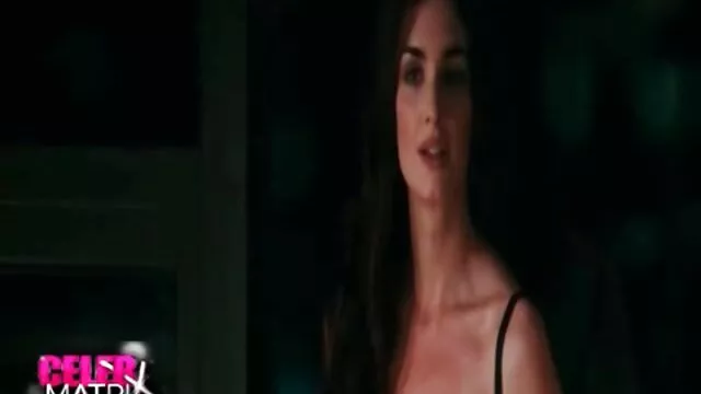 ดอกทองกระดุมใหญ่ ดู วีดีโอ โป Daphne Rosen ให้ blowjob ที่ดีกับคนรักของเธอ