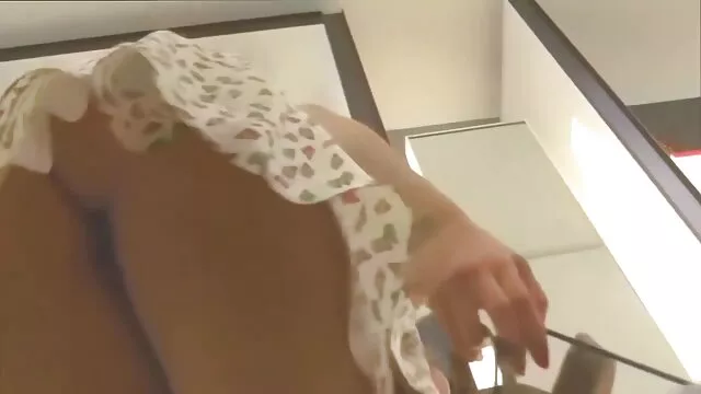 Cum addicted bosomy dark วีดีโอ หนัง โป haired sexpot ให้ blowjob ลึกสุดคอสำหรับ cum
