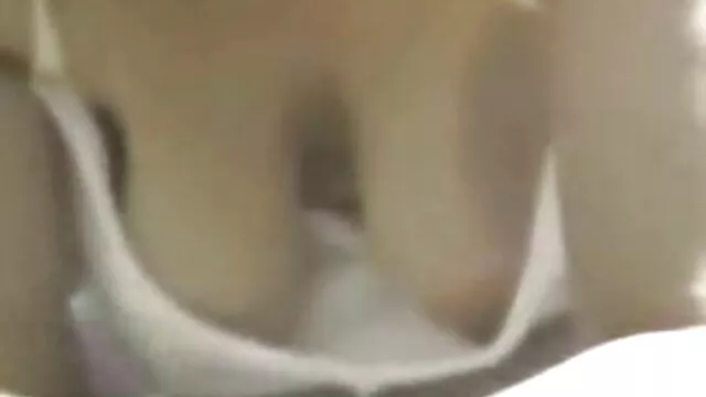หญิงสาวผอมเพรียวในชุดพยาบาลจะโปรดสุนัขตัวเมียอ้วน ดู วีดีโอ โป๊